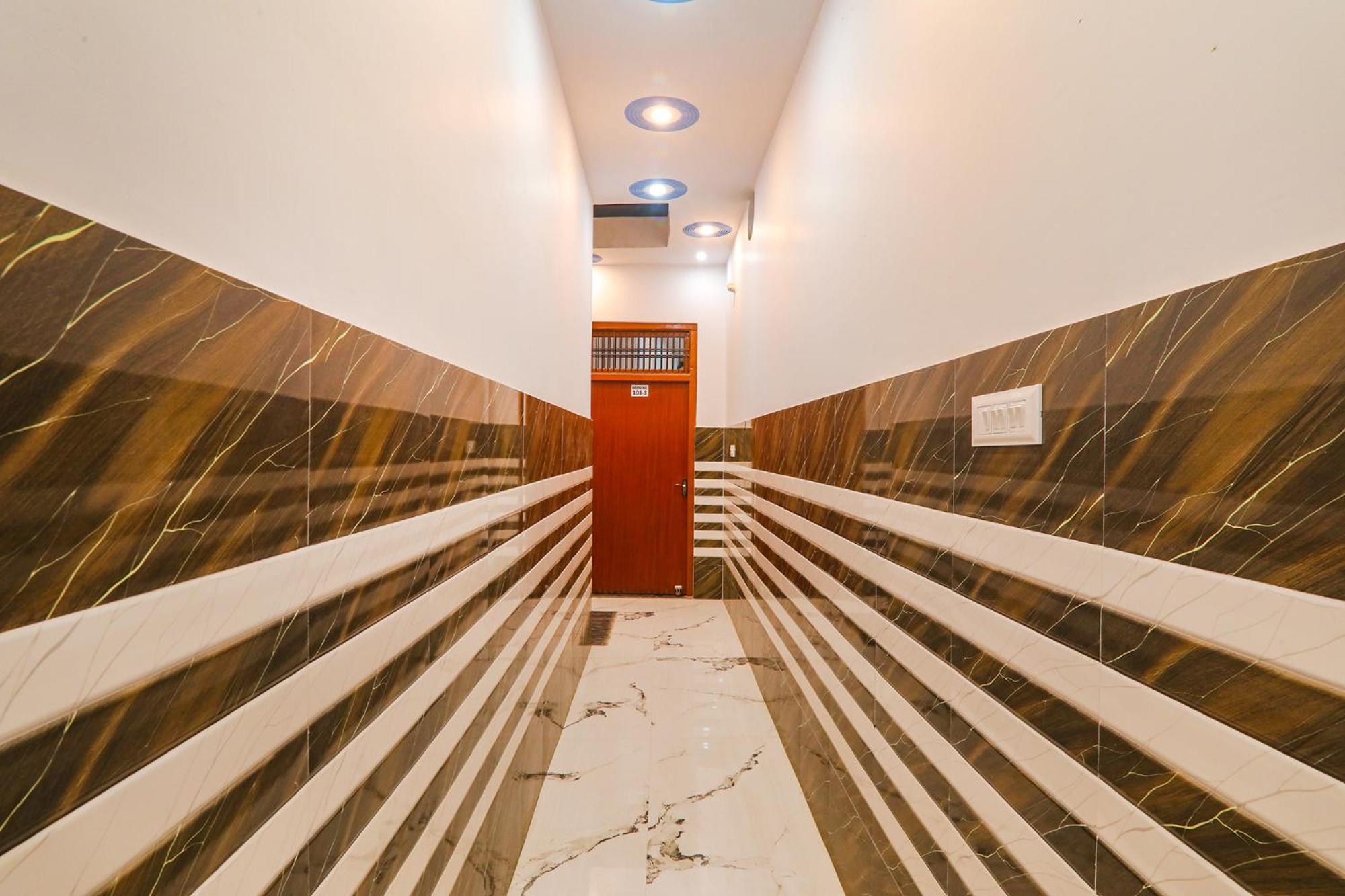 Hotel Fabexpress Shree Siya Raman - 500M From Shri Ram Janam Bhumi Ayodhya Exterior foto